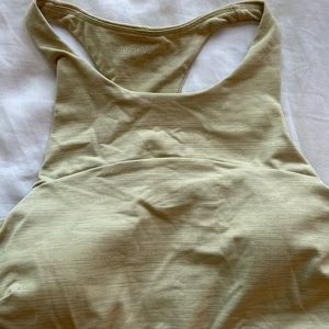 Outdoor Voices - Techsweat Crop in Honeysuckle